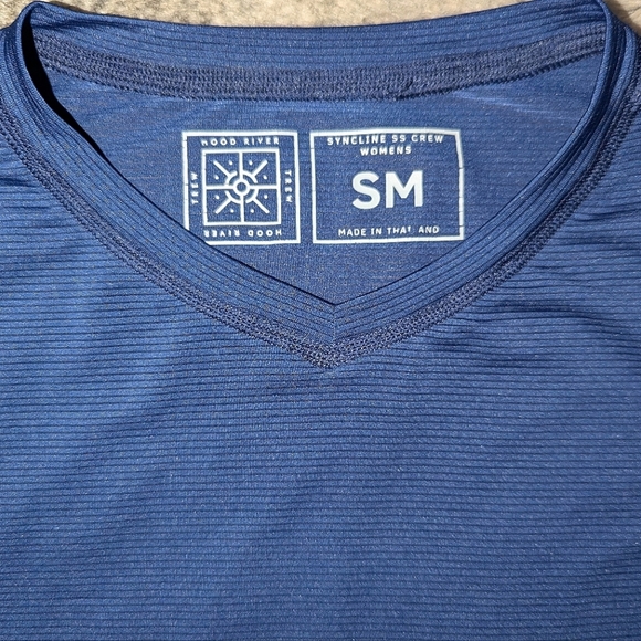 TREW Gear Long Sleeve Base Layer Blue Women's Small - Picture 3 of 7